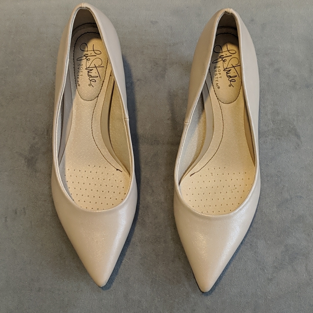 Lifes Stride Nude Pumps
